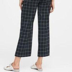 Banana Republic Wide Leg Navy and White Crop Dress Pants Classic Style​​​